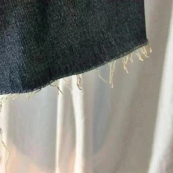 NWT Free Assembly Women’s Shorts Size 12. Cut Off. Dark Wash. - Picture 5 of 6